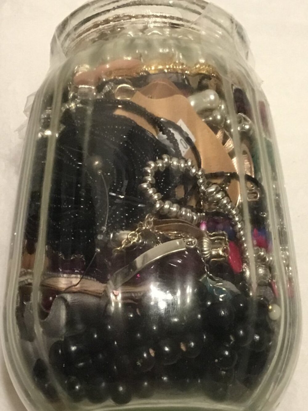 Large and heavy vase filled with lots of good, wearable or resaleable jewelry - Picture 8 of 16